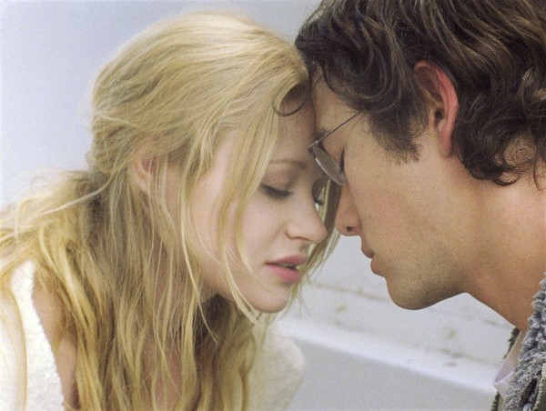 Emilie de Ravin (left) and Joseph Gordon-Levitt star in Rian Johnson's 'Brick,' a Focus Features release. (Photo by Steve Yedlin) de ravin gordon-levitt brick